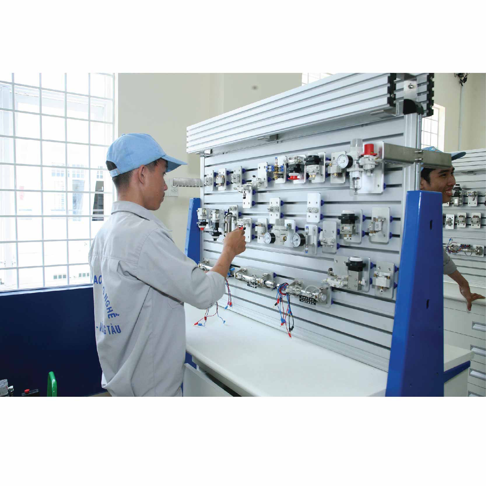 BASIC PNEUMATIC PRACTICE KIT - Ảnh 1