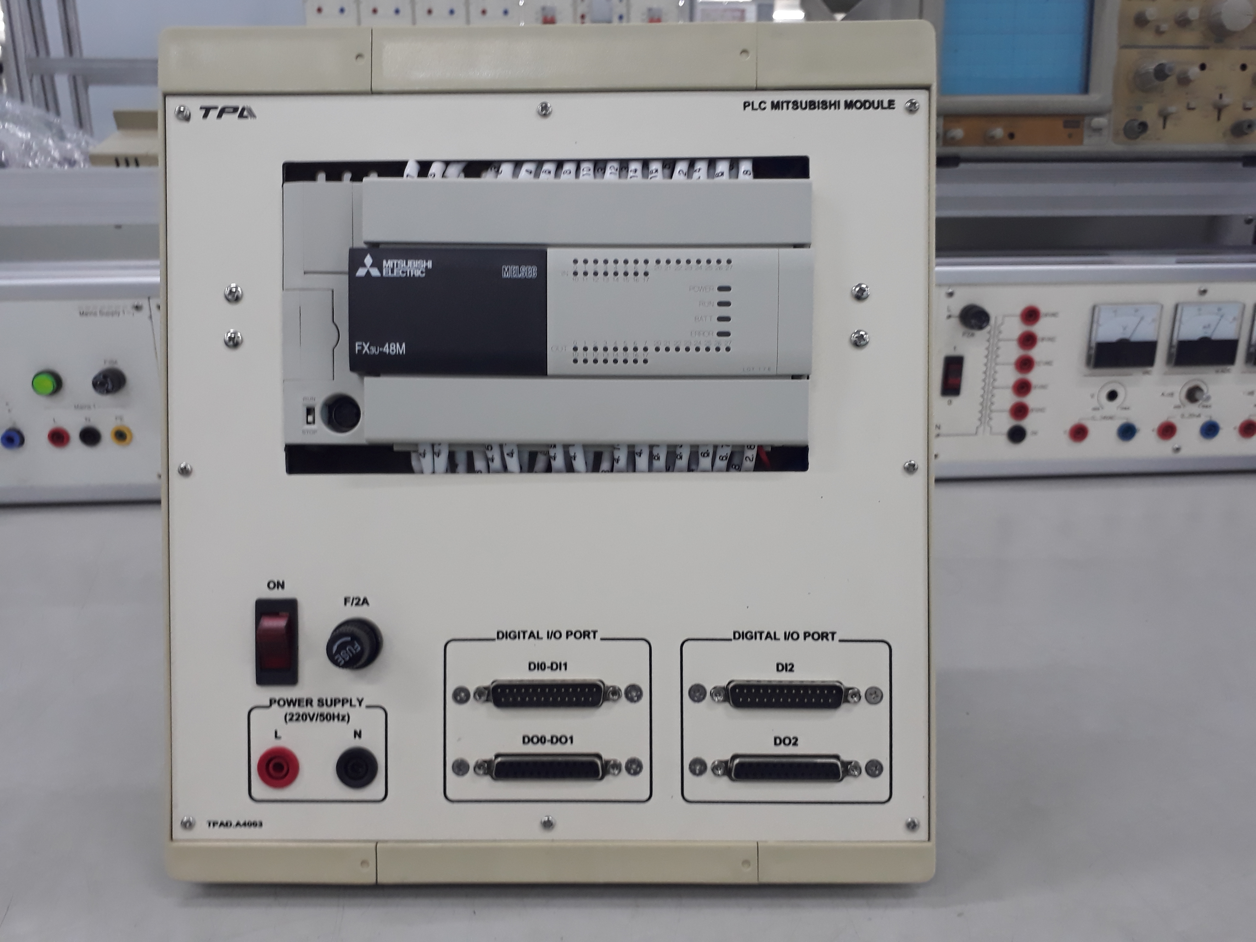 BỘ THỰC HÀNH LẬP TRÌNH PLC MITSUBISHI FX5U